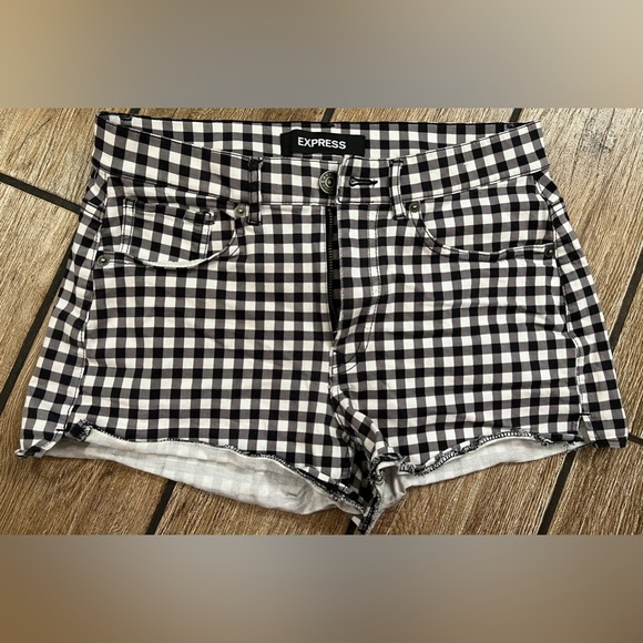 Express High Rise Shortie - Picture 4 of 5